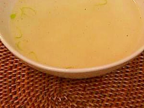 注ぐ、混ぜるだけ!焼きそば弁当の中華スープ風